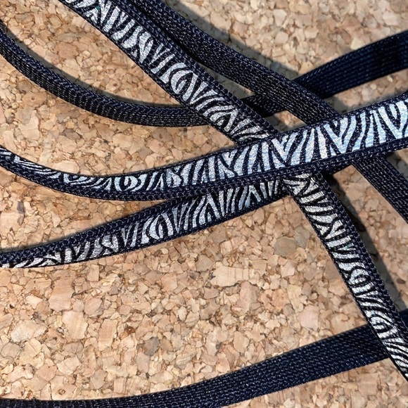 Kitty‎ harness & leash set black white zebra skull crossbones cat - Picture 2 of 4